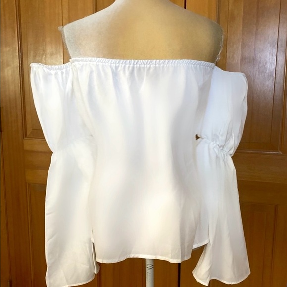 Off Shoulder Chiffon Blouse. - Picture 11 of 16